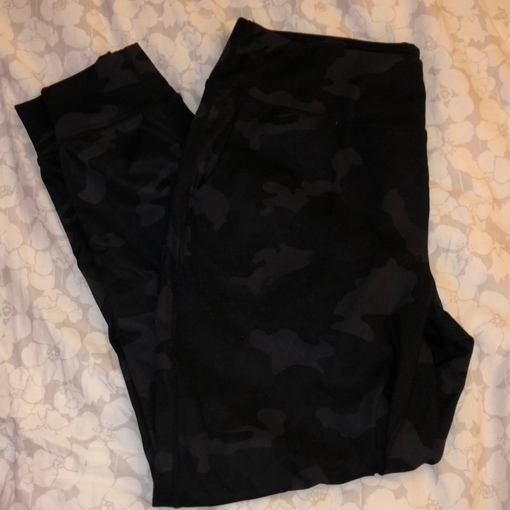 Black camo joggers